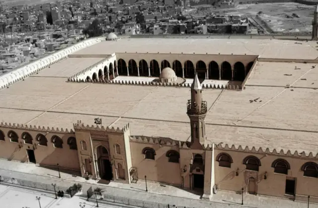 Explore Cairo's history with a guided tour of the Mosque of Amr ibn al-As, Egypt's first mosque, and its cultural significanc