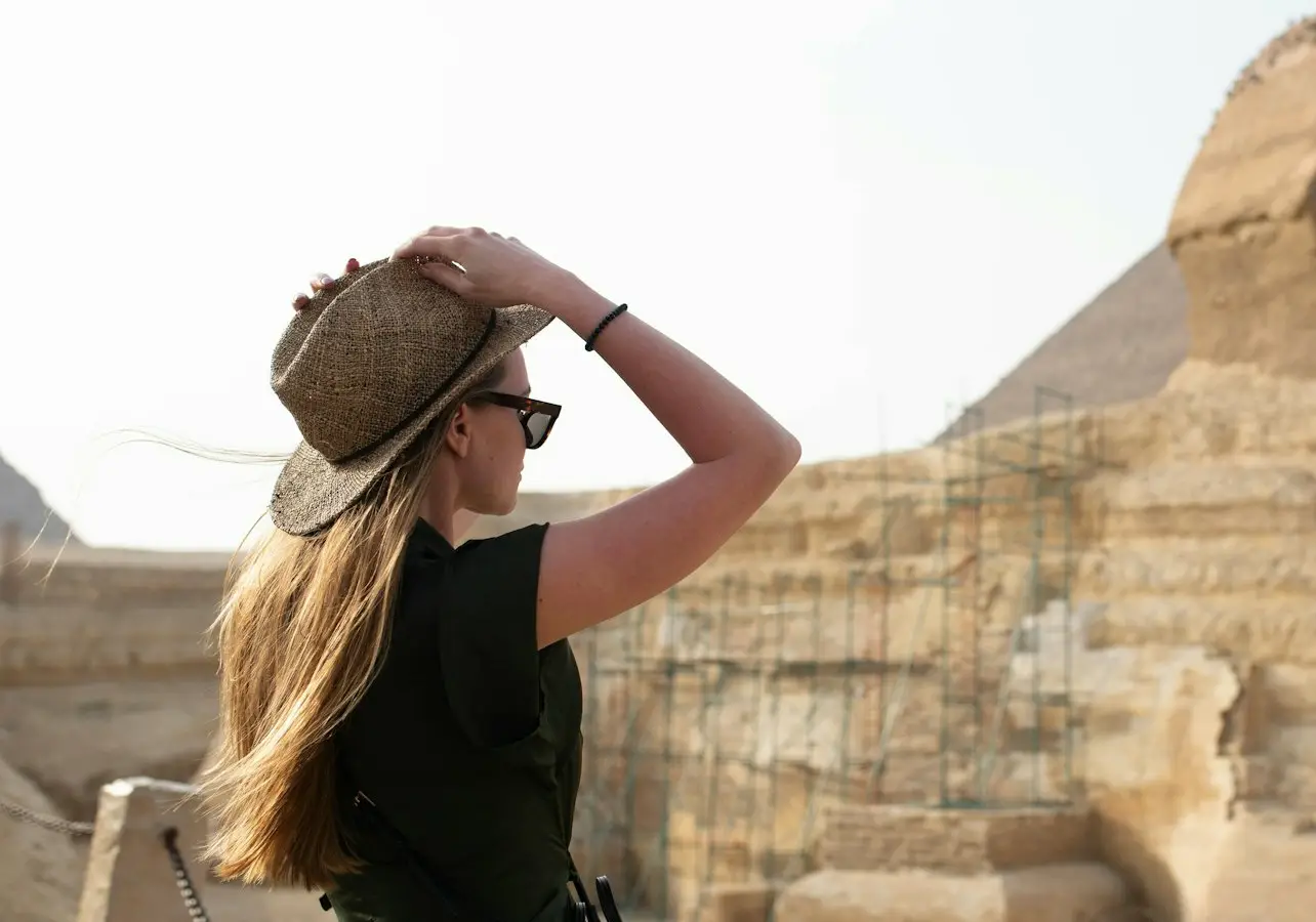Traveler looking at the Great Sphinx
